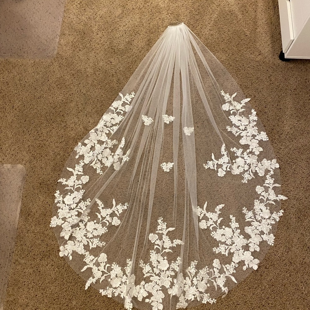 Lace wedding veil - Waltz legnth (54 inch)